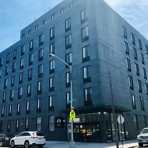 Hotel Nirvana, Nowy Jork